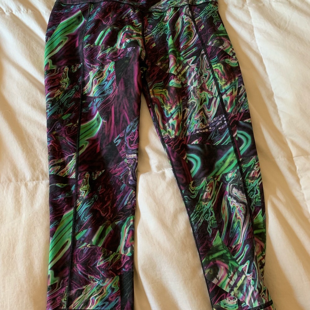 Sweaty Betty Reversible Capri Large
